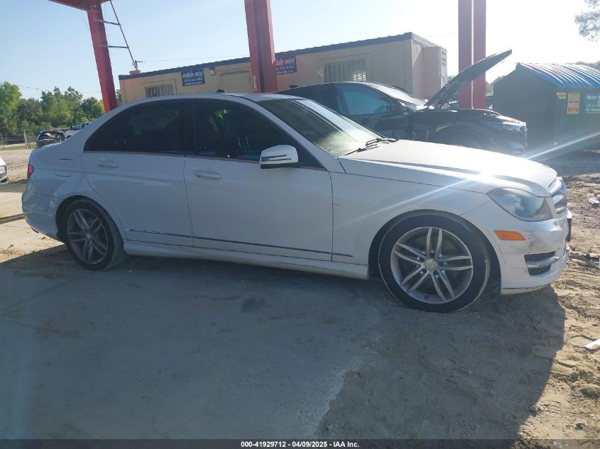 2013 Mercedes-Benz C 300 Luxury 4Matic/Sport 4Matic VIN: WDDGF8AB0DA823304 Lot: 41929712