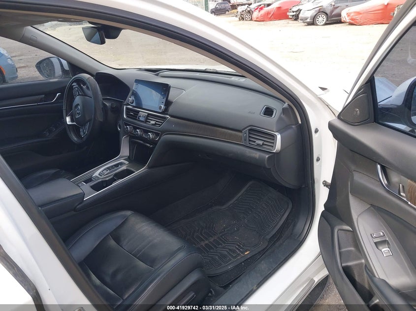 2018 HONDA ACCORD VIN: 1HGCV2F90JA024862