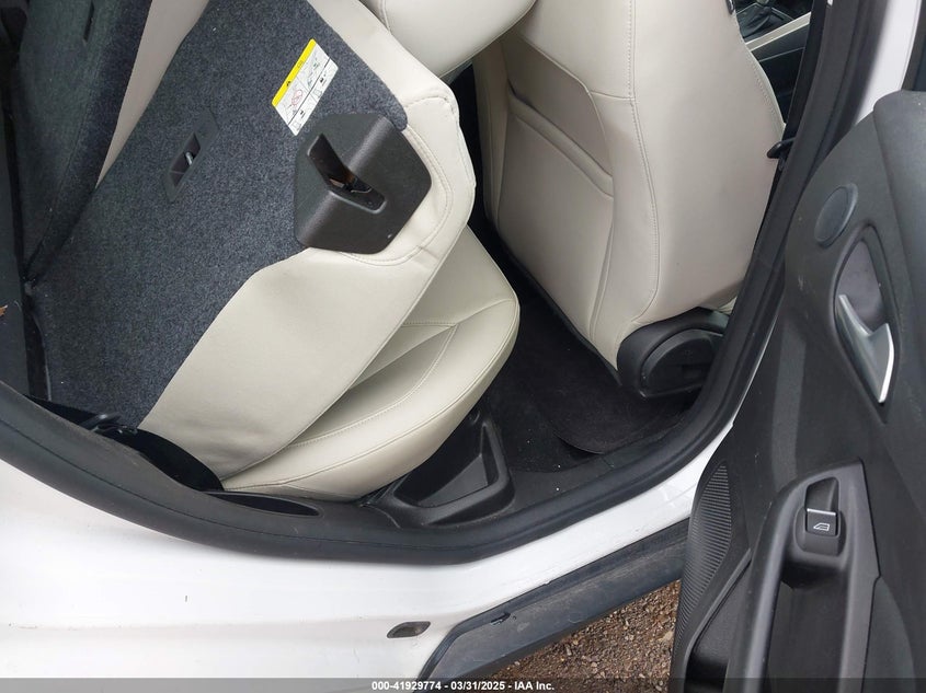 2015 FORD FOCUS VIN: 1FADP3N23FL293432