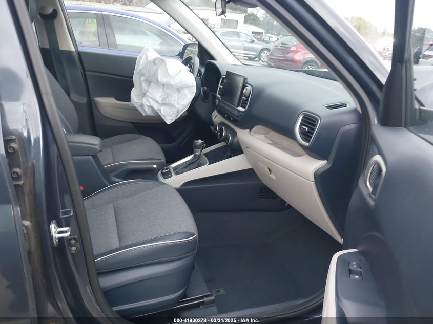 VIN KMHRC8A3XLU023008 2020 HYUNDAI VENUE DENIM