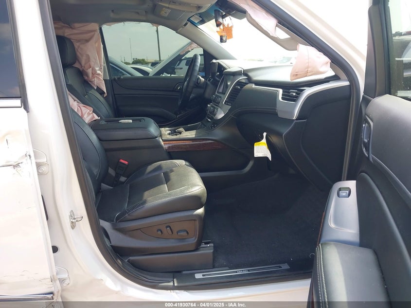 2019 GMC YUKON XL VIN: 1GKS1GKC2KR117197