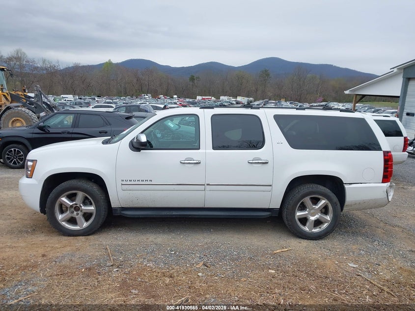 2014 CHEVROLET SUBURBAN 1500 VIN: 1GNSKKE77ER152002