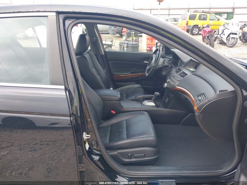2012 HONDA ACCORD VIN: 1HGCP2F82CA037780