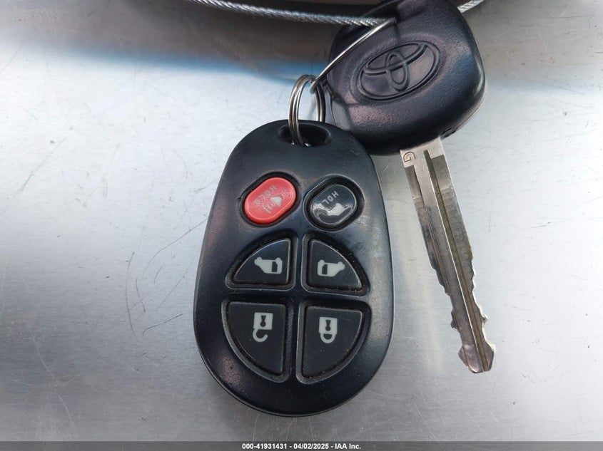 2014 TOYOTA SIENNA XLE V6 8 PASSENGER - 5TDYK3DCXES429458