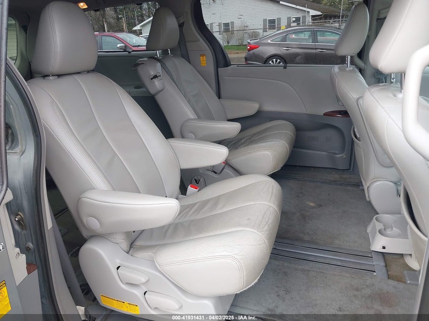 2014 TOYOTA SIENNA XLE V6 8 PASSENGER - 5TDYK3DCXES429458