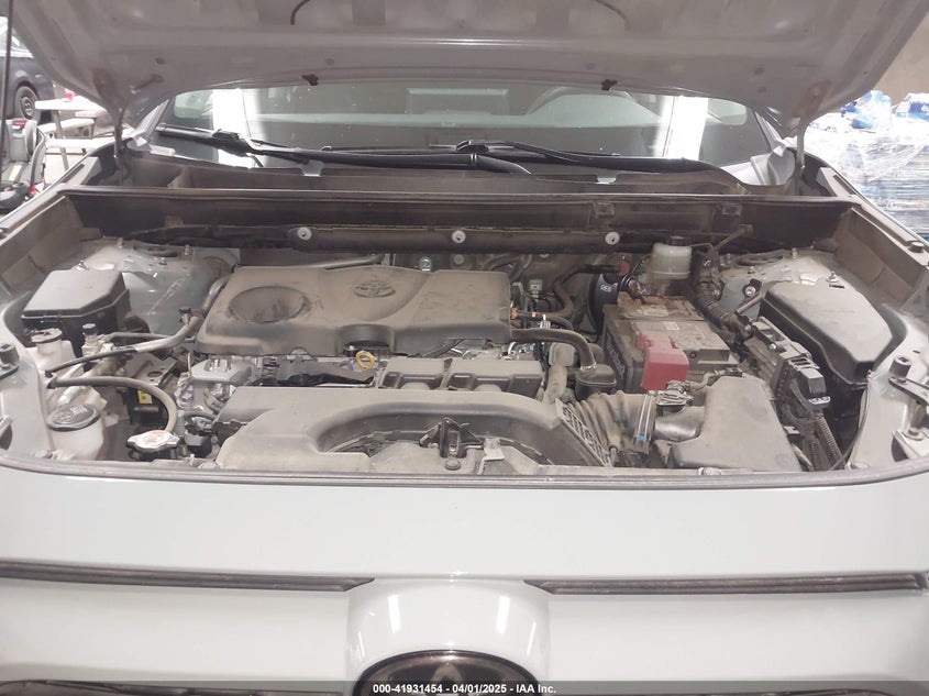 2019 TOYOTA RAV4 XLE - JTMP1RFV2KD028137