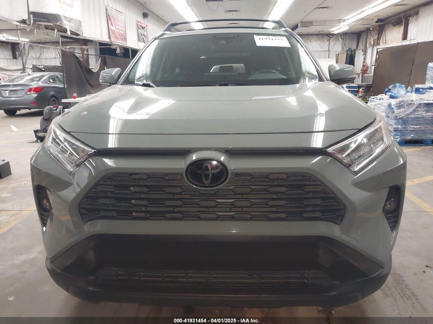 2019 TOYOTA RAV4 XLE - JTMP1RFV2KD028137