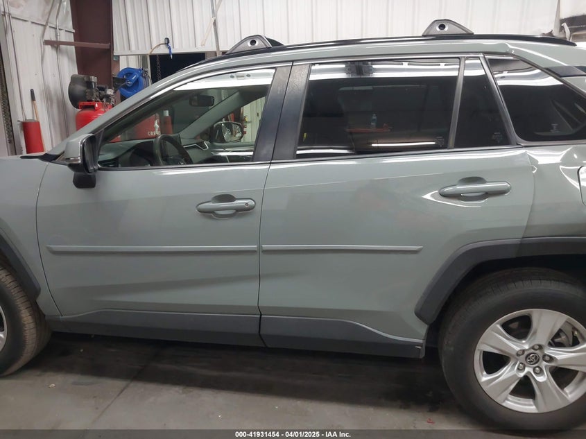 2019 TOYOTA RAV4 XLE - JTMP1RFV2KD028137
