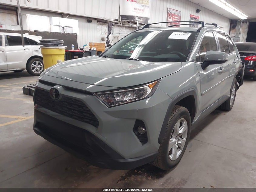 2019 TOYOTA RAV4 XLE - JTMP1RFV2KD028137