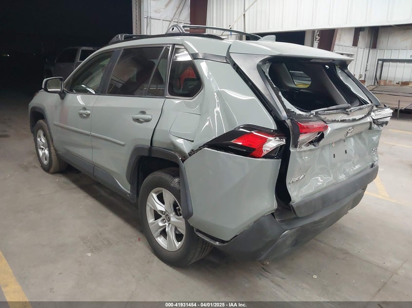 2019 TOYOTA RAV4 XLE - JTMP1RFV2KD028137
