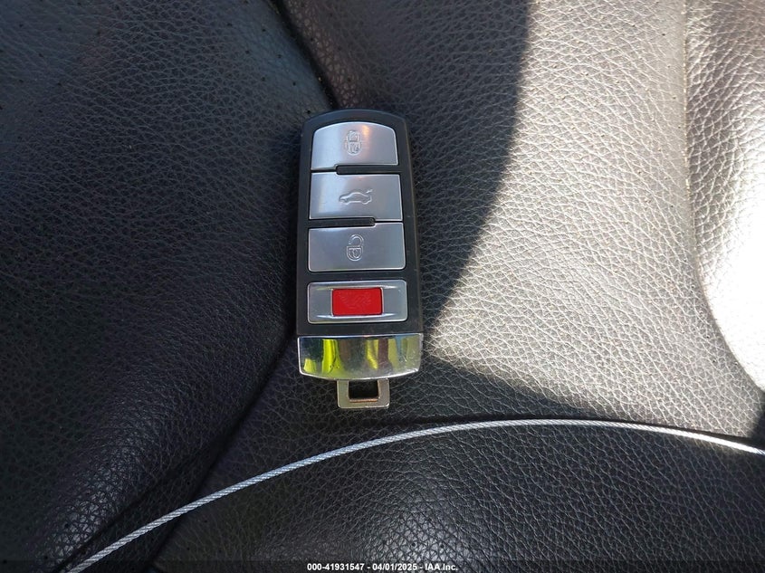 2008 VOLKSWAGEN PASSAT VIN: WVWAK73C28P047322