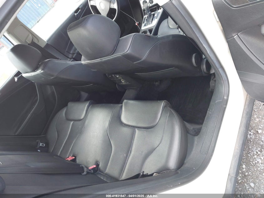 2008 VOLKSWAGEN PASSAT VIN: WVWAK73C28P047322