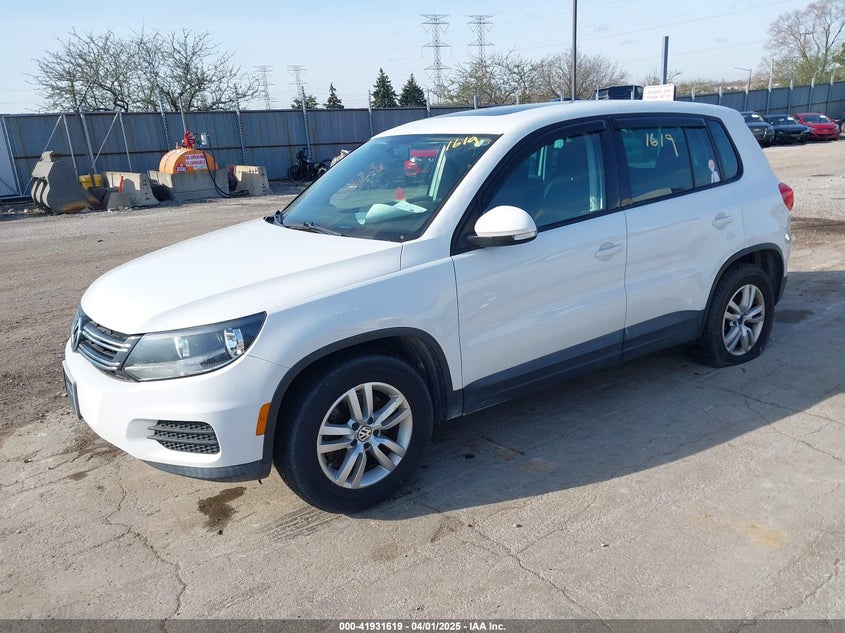 2012 VOLKSWAGEN TIGUAN VIN: WVGBV7AX3CW562826