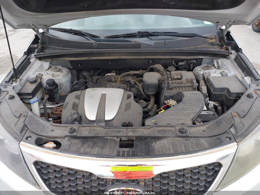 2011 KIA SORENTO VIN: 5XYKT4A29BG066860