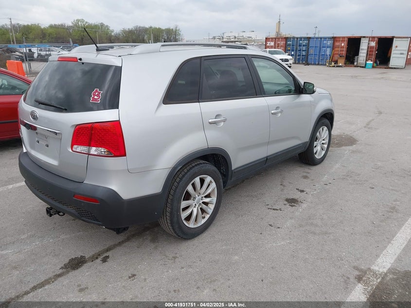 2011 KIA SORENTO VIN: 5XYKT4A29BG066860