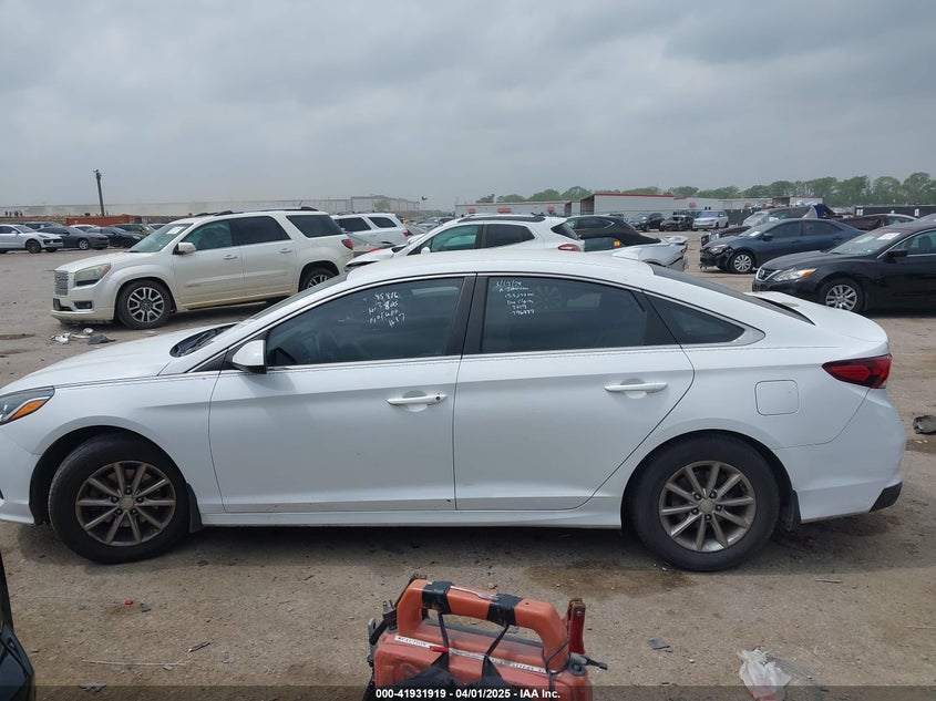 2019 HYUNDAI SONATA SE - 5NPE24AFXKH796899