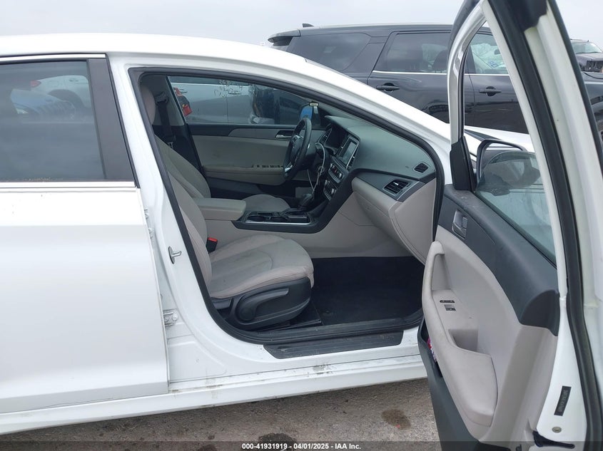 2019 HYUNDAI SONATA SE - 5NPE24AFXKH796899