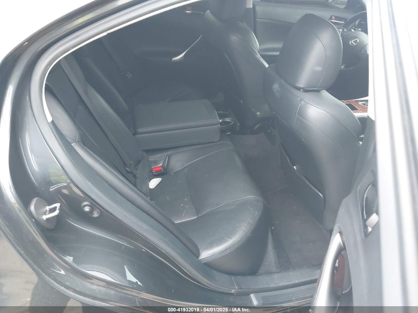2007 LEXUS IS 350 VIN: JTHBE262772011492