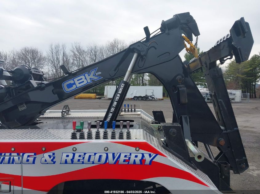 2022 Ford F-550 Chassis - 1FD0W5HTXNEE95355