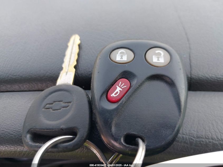 2003 Chevrolet Tahoe Ls VIN: 1GNEC13V03R272663 Lot: 41933407