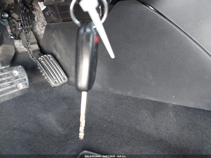2017 HONDA ACCORD VIN: 1HGCR2F11HA077532