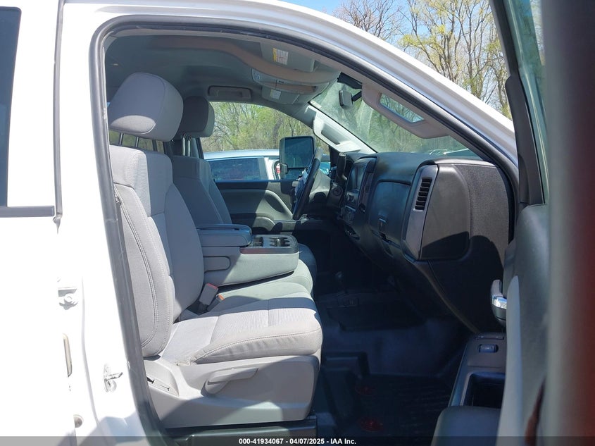 2018 CHEVROLET SILVERADO 2500HD VIN: 1GC2KUEG2JZ240261