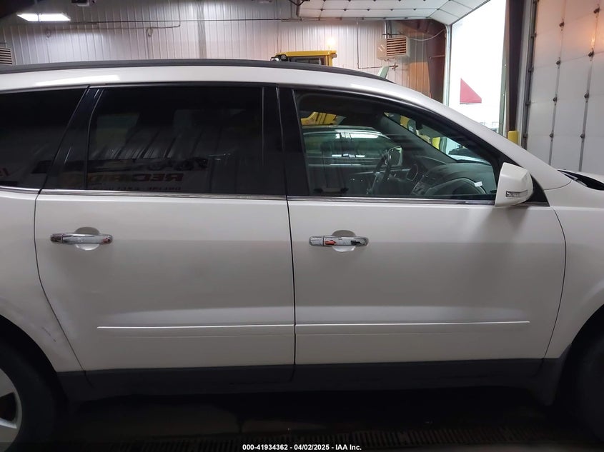2011 CHEVROLET TRAVERSE VIN: 1GNKVJED2BJ298566
