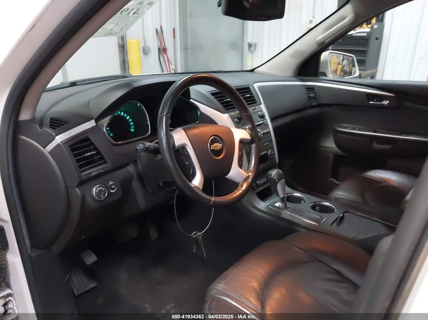 2011 CHEVROLET TRAVERSE VIN: 1GNKVJED2BJ298566