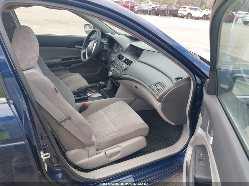 2009 HONDA ACCORD VIN: 1HGCP26399A185373