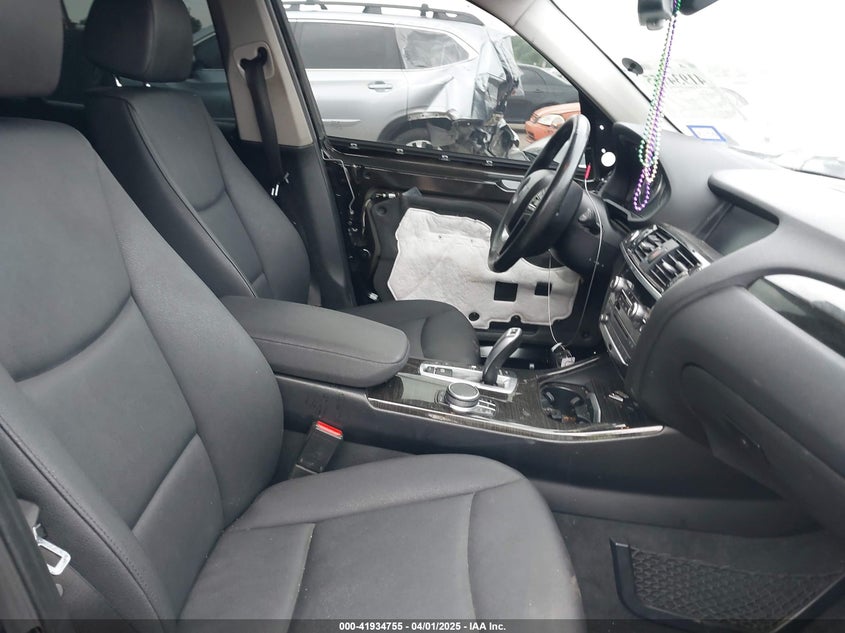2017 BMW X3 VIN: 5UXWX9C32H0T16557