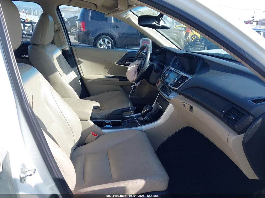 2013 HONDA ACCORD VIN: 1HGCR3F88DA021715