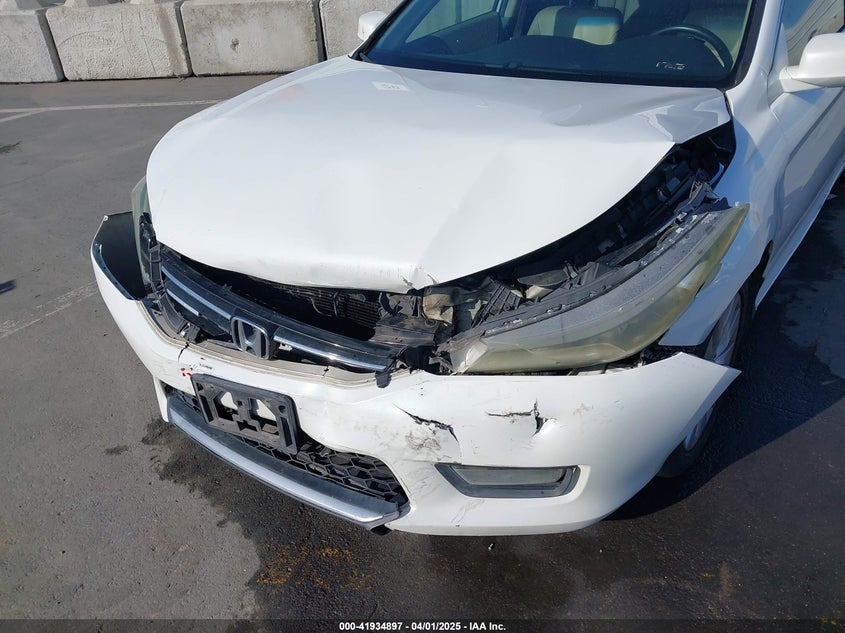 2013 HONDA ACCORD VIN: 1HGCR3F88DA021715