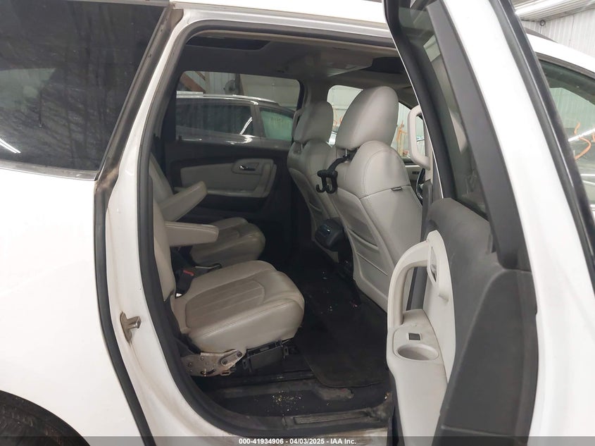 2009 CHEVROLET TRAVERSE VIN: 1GNEV33D49S110128