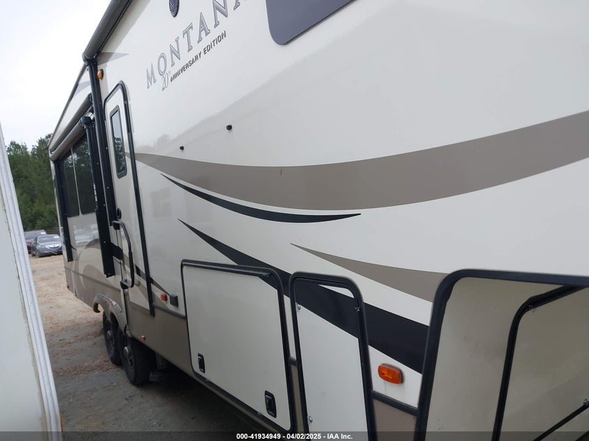 2019 KEYSTONE MONT3121RL VIN: 4YDF31222K4702836