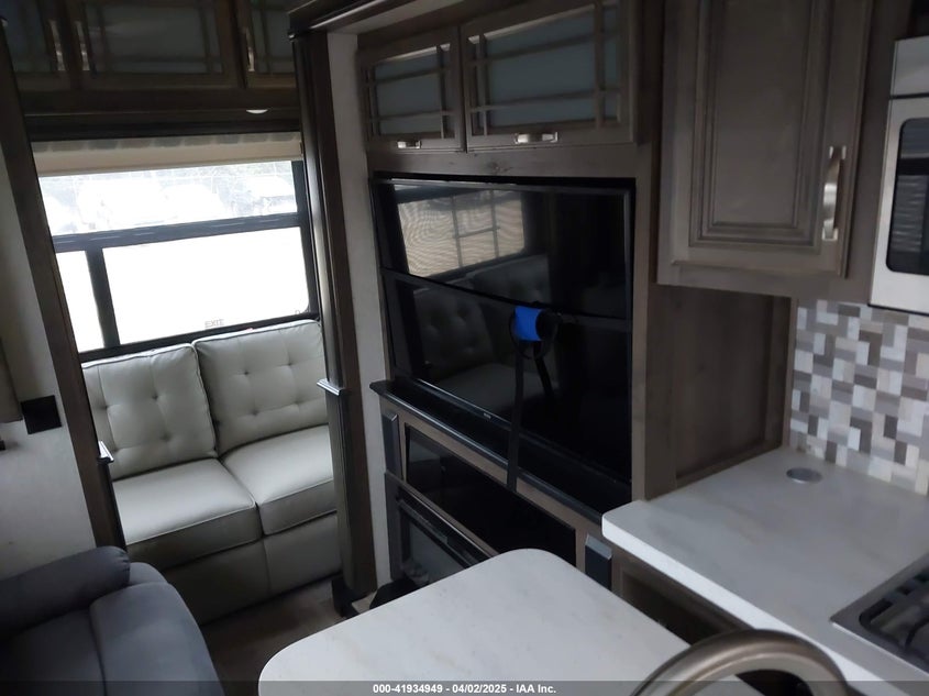 2019 KEYSTONE MONT3121RL VIN: 4YDF31222K4702836