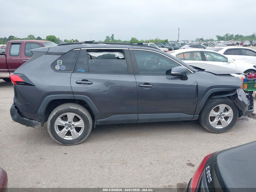 2021 TOYOTA RAV4 VIN: 2T3P1RFV3MW221757