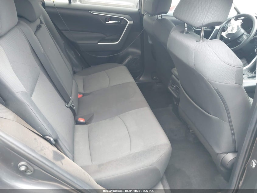 2021 TOYOTA RAV4 VIN: 2T3P1RFV3MW221757