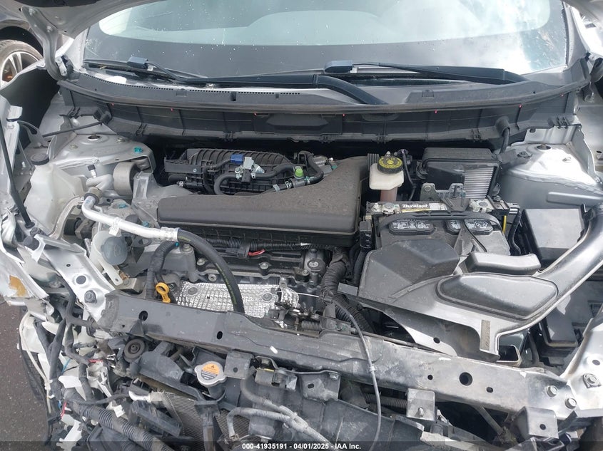 2017 NISSAN ROGUE VIN: KNMAT2MT6HP599629