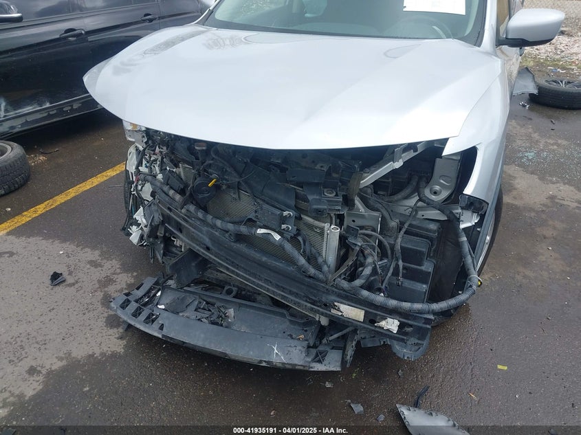 2017 NISSAN ROGUE VIN: KNMAT2MT6HP599629