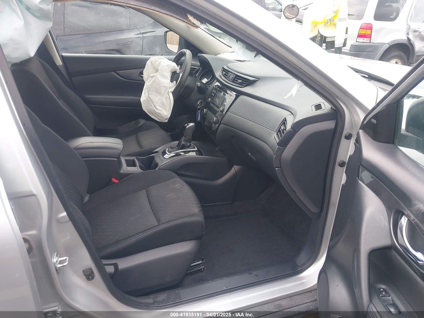 2017 NISSAN ROGUE VIN: KNMAT2MT6HP599629