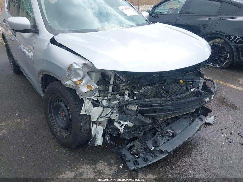 2017 NISSAN ROGUE VIN: KNMAT2MT6HP599629