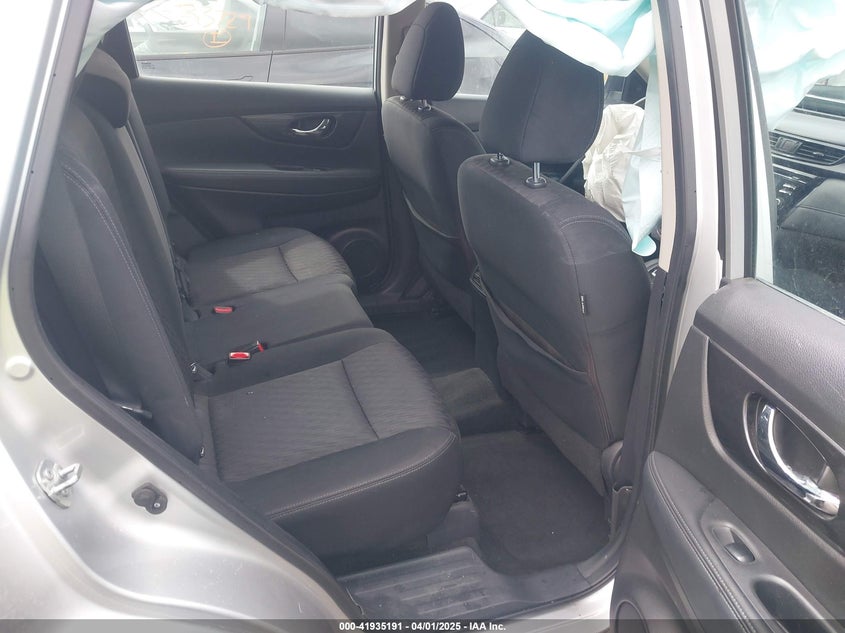 2017 NISSAN ROGUE VIN: KNMAT2MT6HP599629