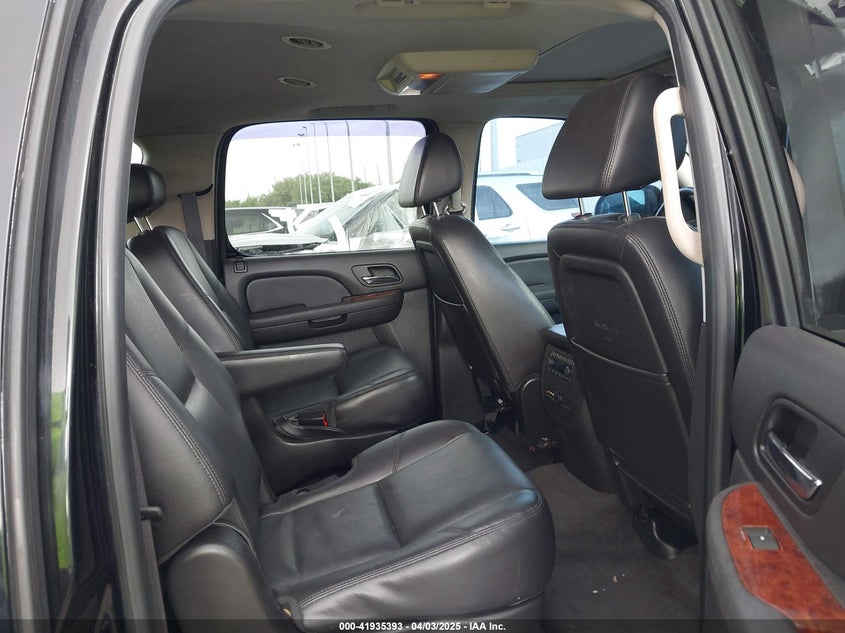 2009 CHEVROLET SUBURBAN VIN: 1GNFK36389J124653