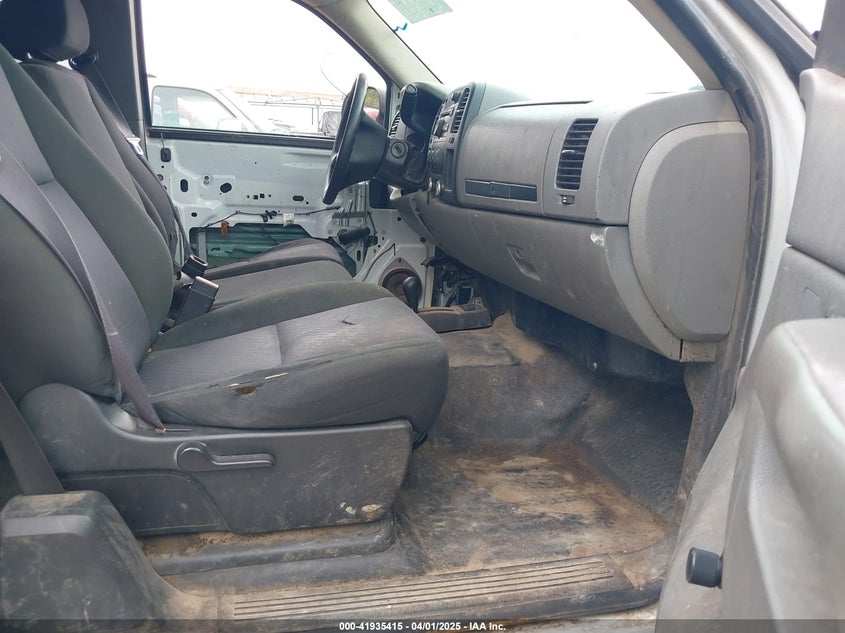 2011 CHEVROLET SILVERADO 1500 VIN: 1GCRKPE39BZ458020