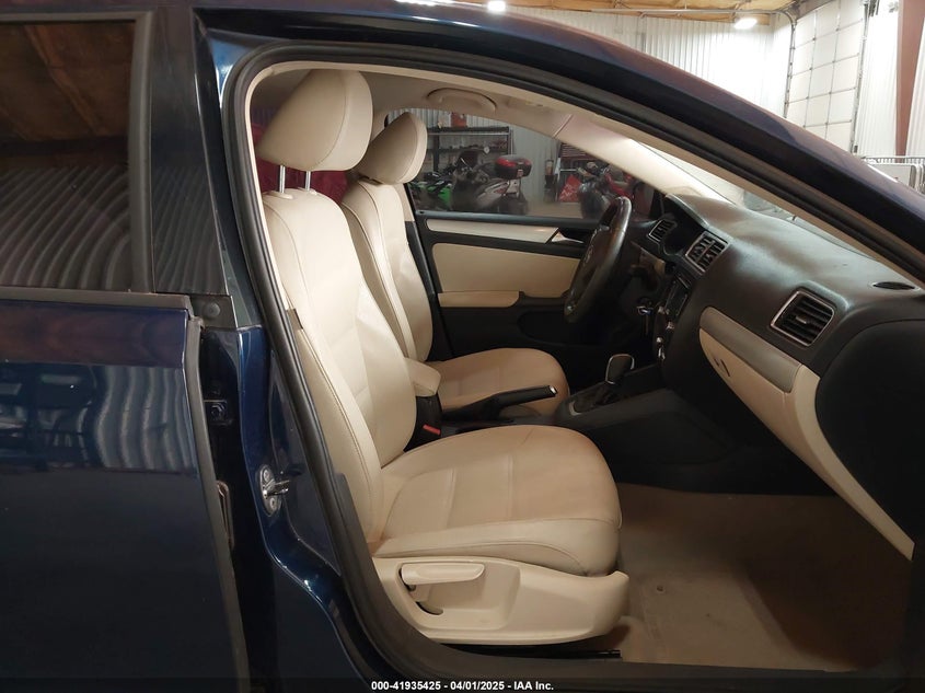 2011 VOLKSWAGEN JETTA VIN: 3VWLL7AJ9BM131350