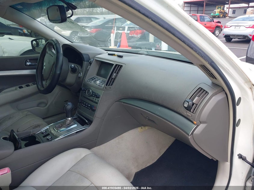2010 INFINITI G37X VIN: JN1CV6AR0AM459492