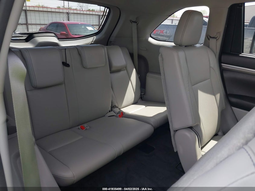 2018 TOYOTA HIGHLANDER VIN: 5TDYZRFH6JS236869