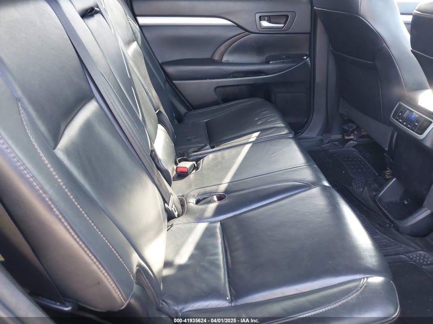 2016 TOYOTA HIGHLANDER VIN: 5TDJKRFH1GS287596