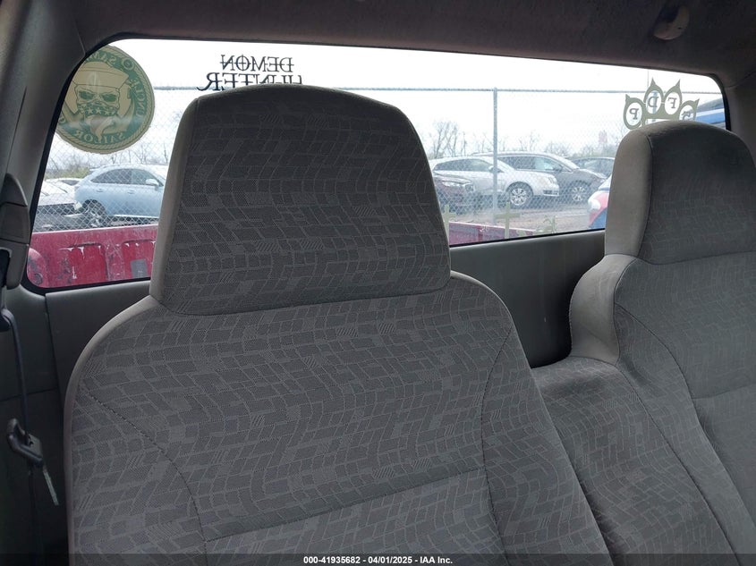 2006 CHEVROLET COLORADO VIN: 1GCDT148368238935