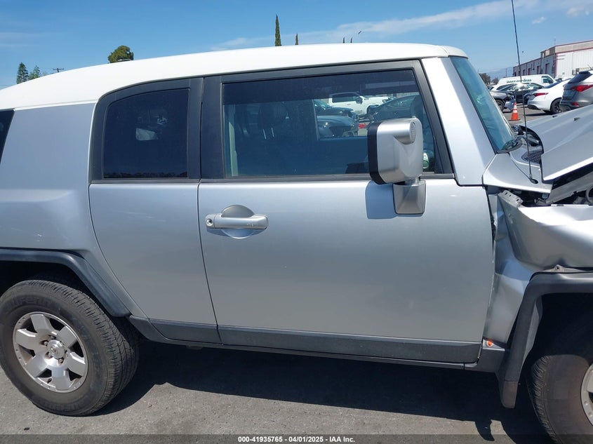 2007 TOYOTA FJ CRUISER VIN: JTEZU11F570008962